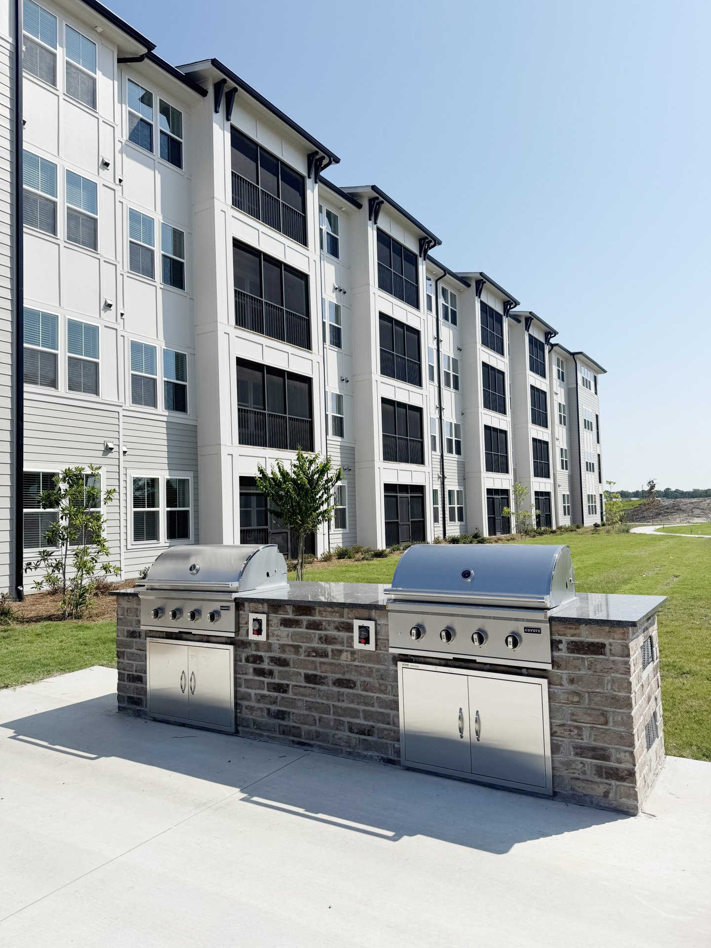 monument at pooler grills